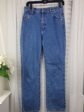 ROLLA'S Denim High Rise Straight Jeans - Medium Blue with Tan Stitching. Size 27